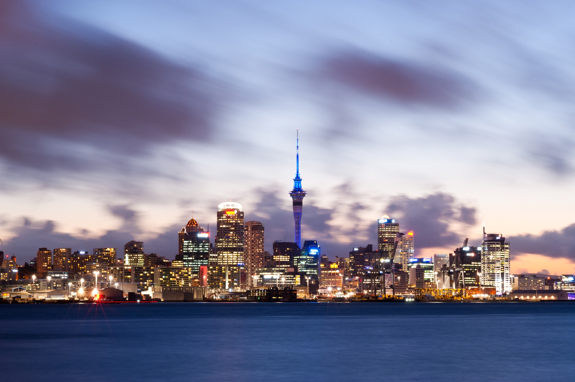 Auckland | LAT.40