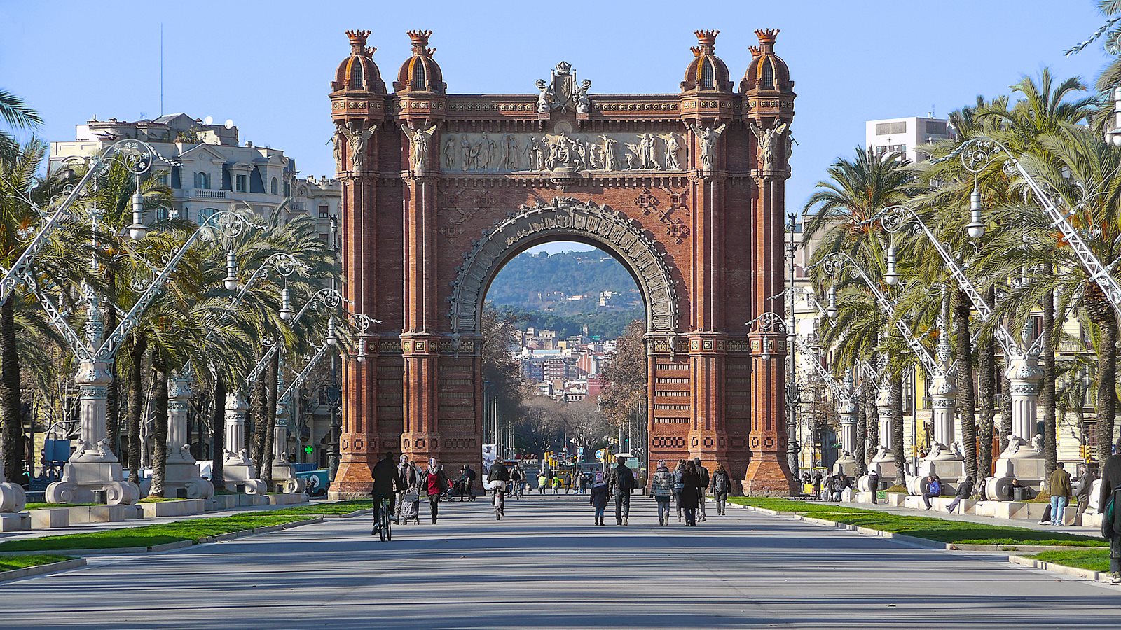 Barcelona | LAT.40
