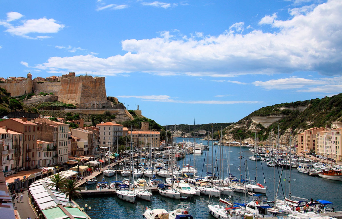Bonifacio | LAT.40