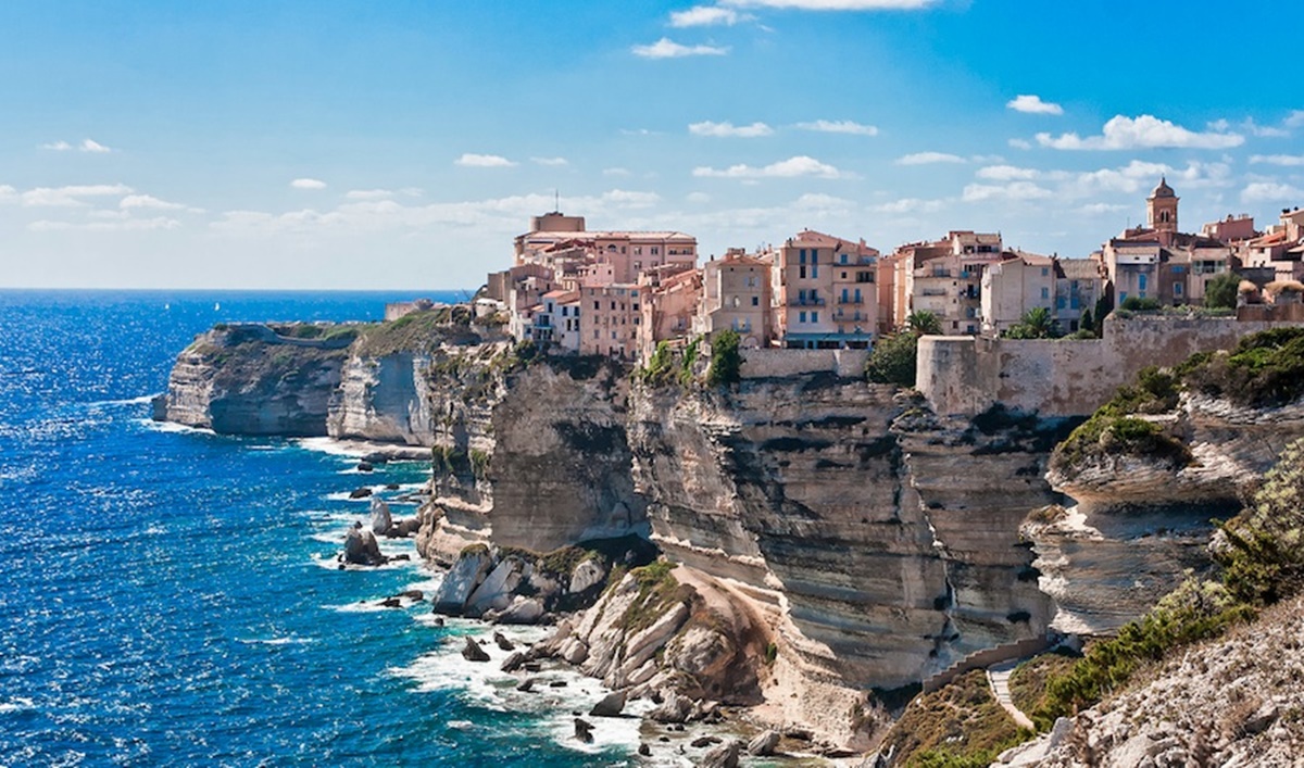 Bonifacio | LAT.40