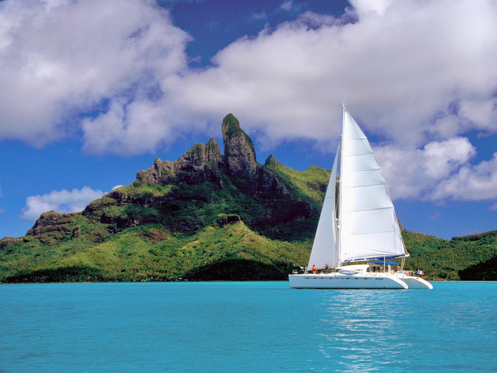 Catamaran Bora Bora Tahaa y Raiatea | LAT.40
