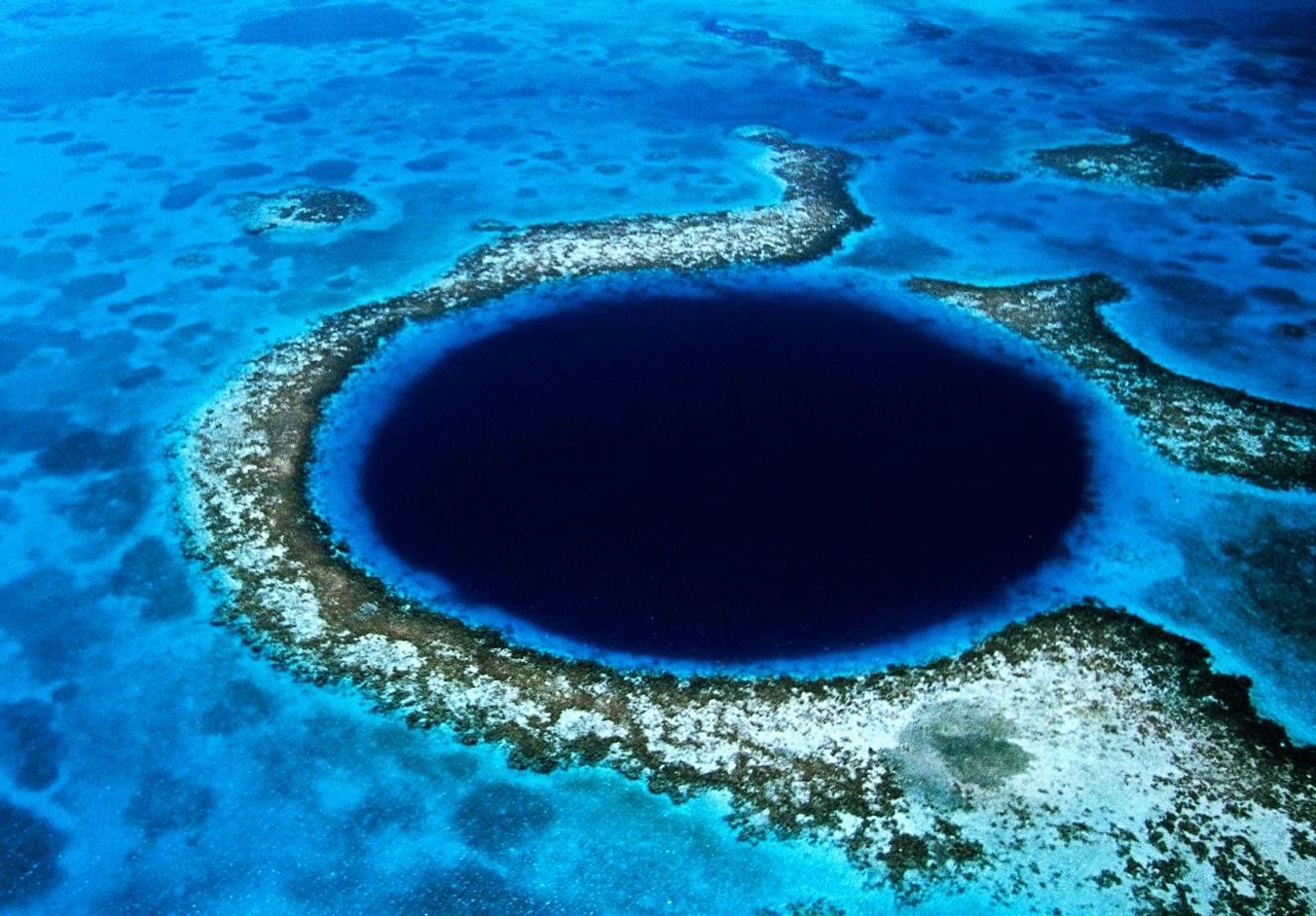 Cayo Ambergris | LAT.40