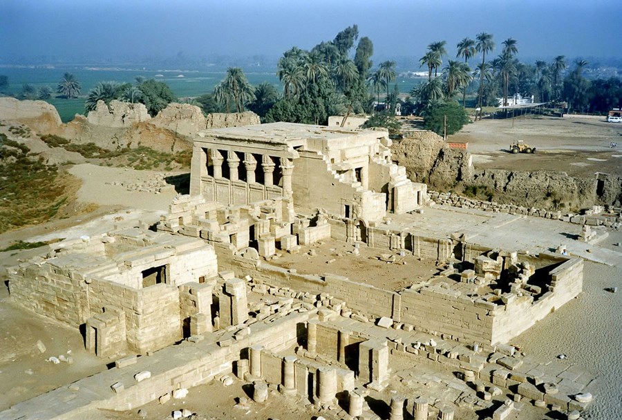 Dendera | LAT.40