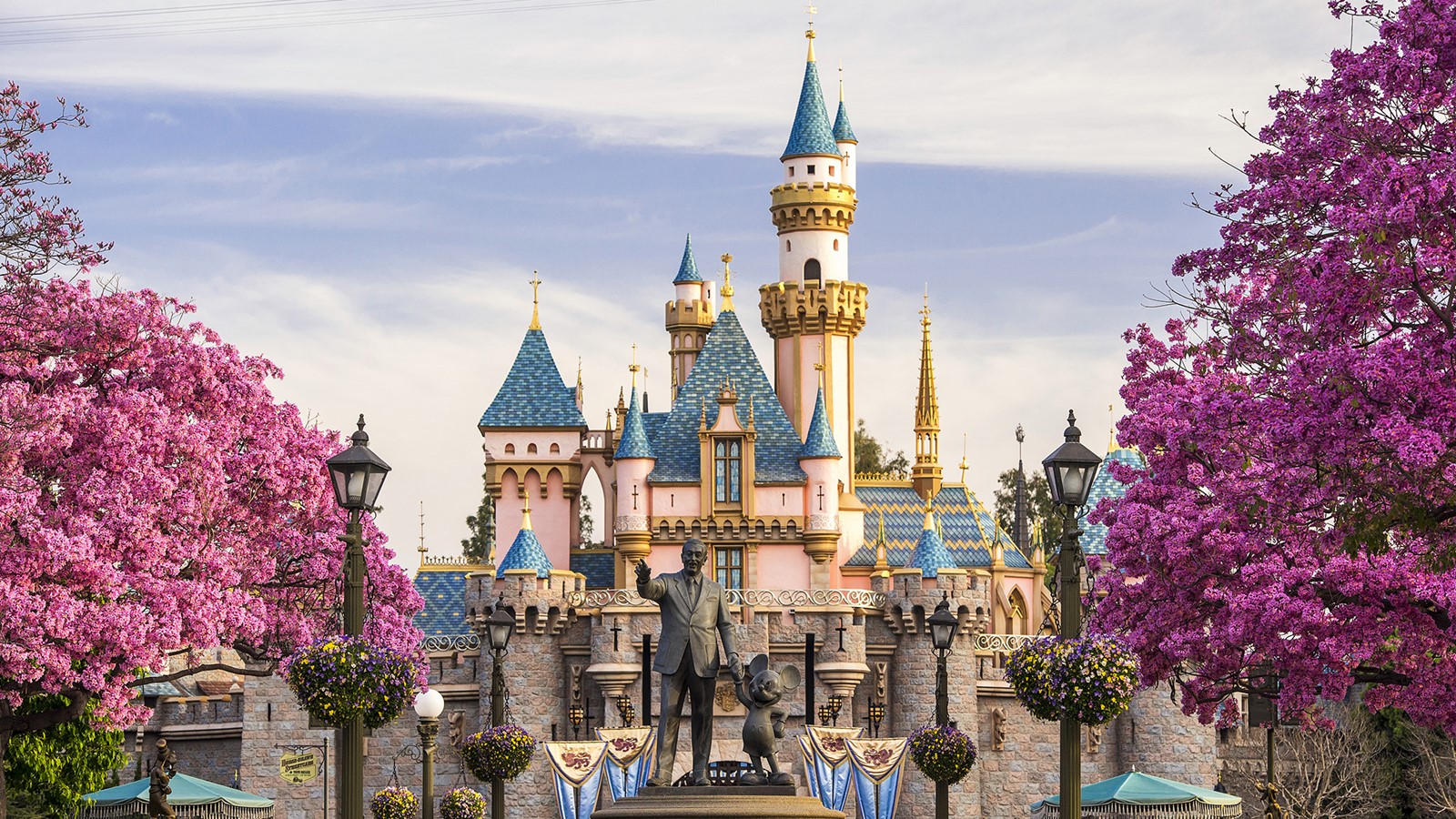 Disneyland Paris | LAT.40