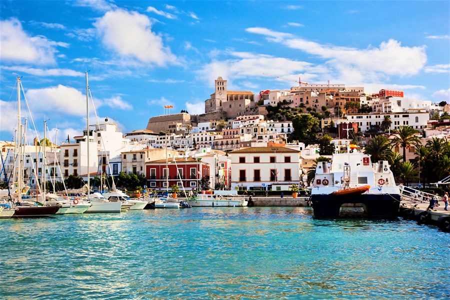 Ibiza | LAT.40