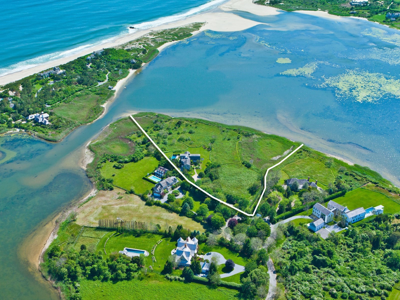 Los Hamptons | LAT.40