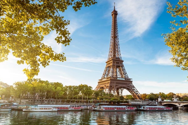 Paris | LAT.40