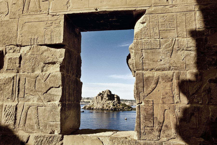 Philae | LAT.40