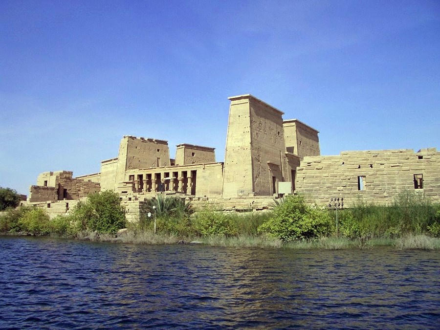 Philae | LAT.40
