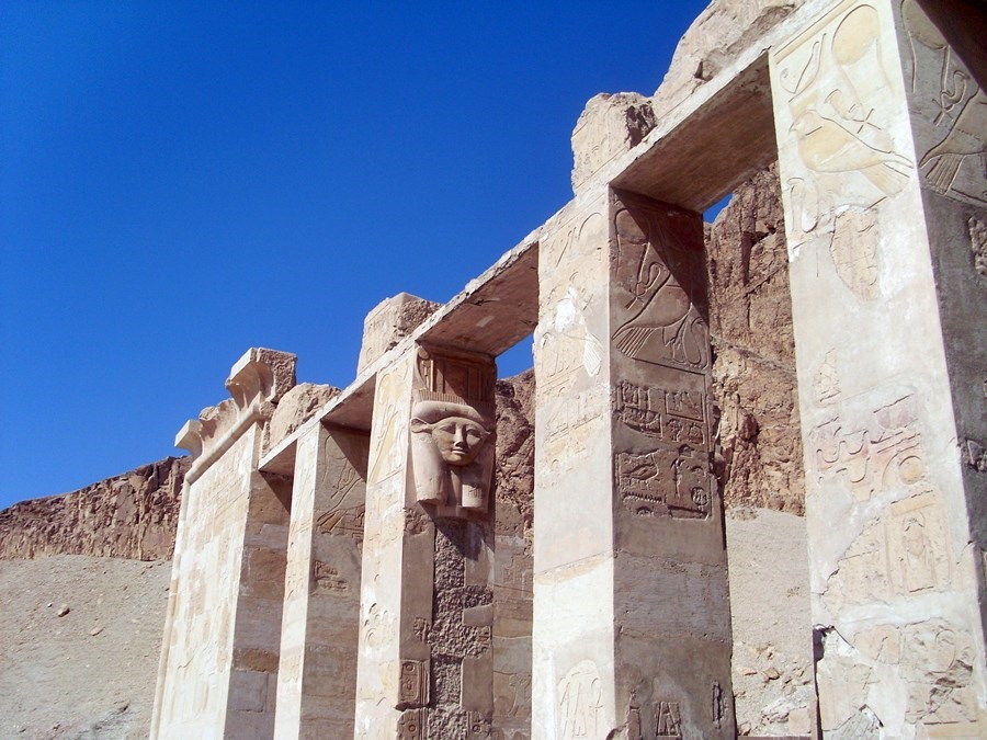 Philae | LAT.40