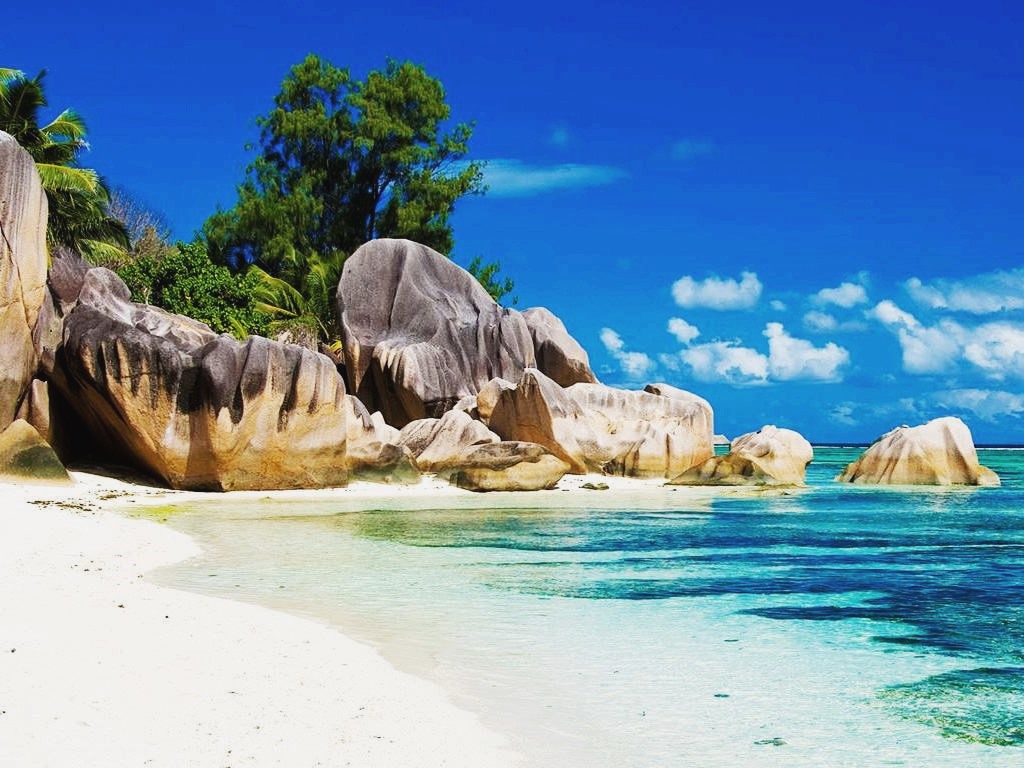 Praslin | LAT.40