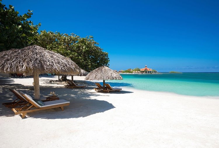 Montego Bay | LAT.40