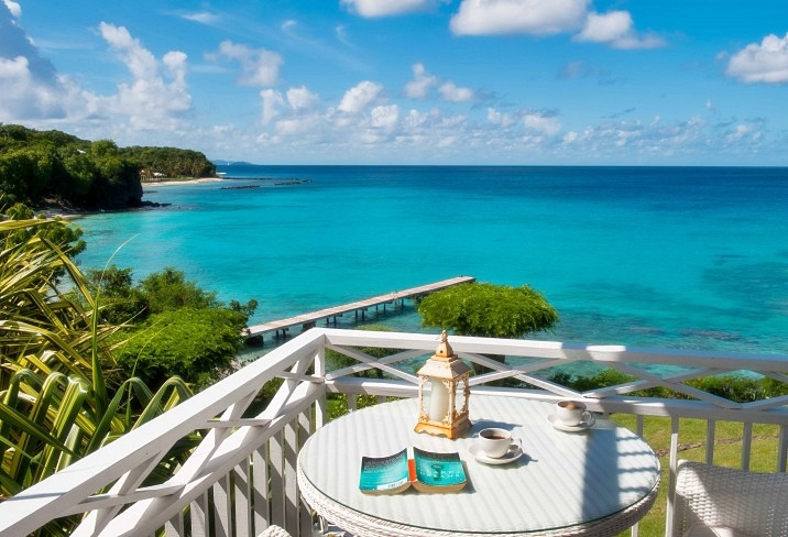 Mustique | LAT.40