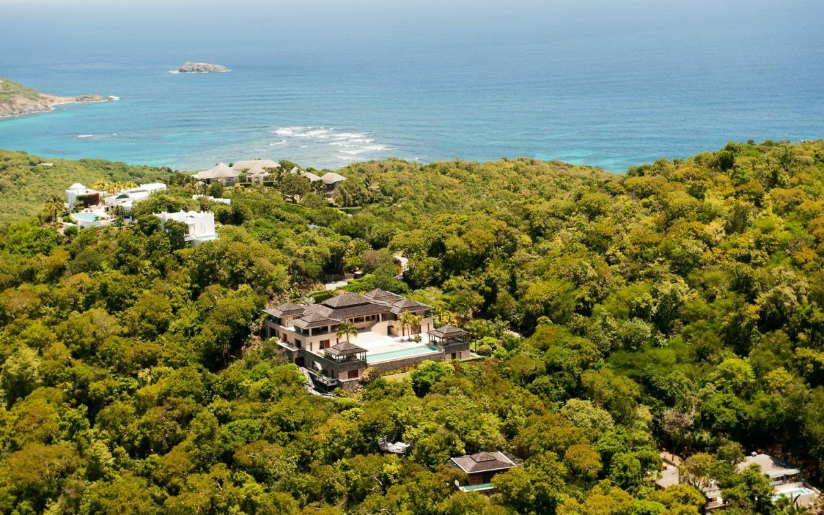 Mustique | LAT.40