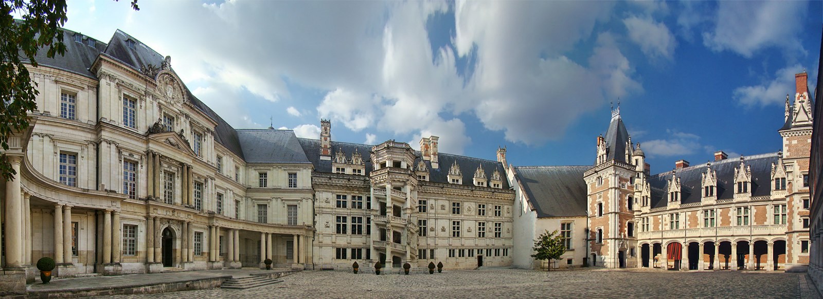 Blois | LAT.40