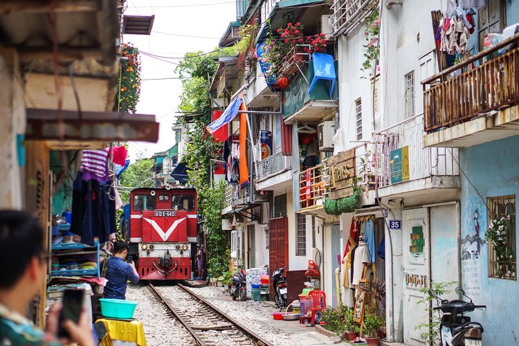 Hanoi | LAT.40