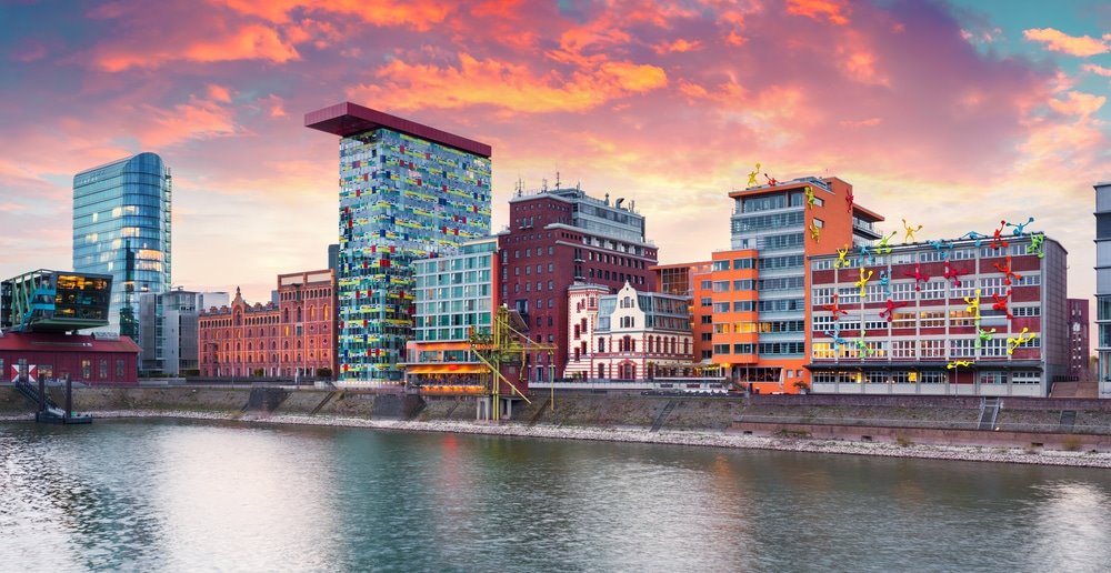 Dusseldorf | LAT.40