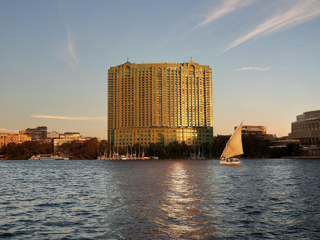 Four Seasons Cairo at Nile Plaza en su destino