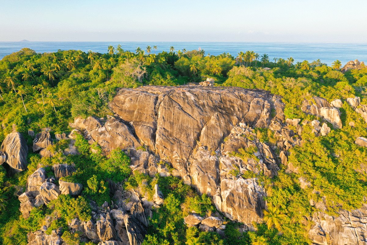 Fregate Private Island | LAT.40
