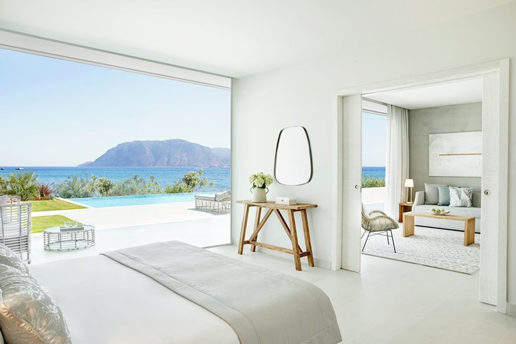 IKOS Aria en Greece