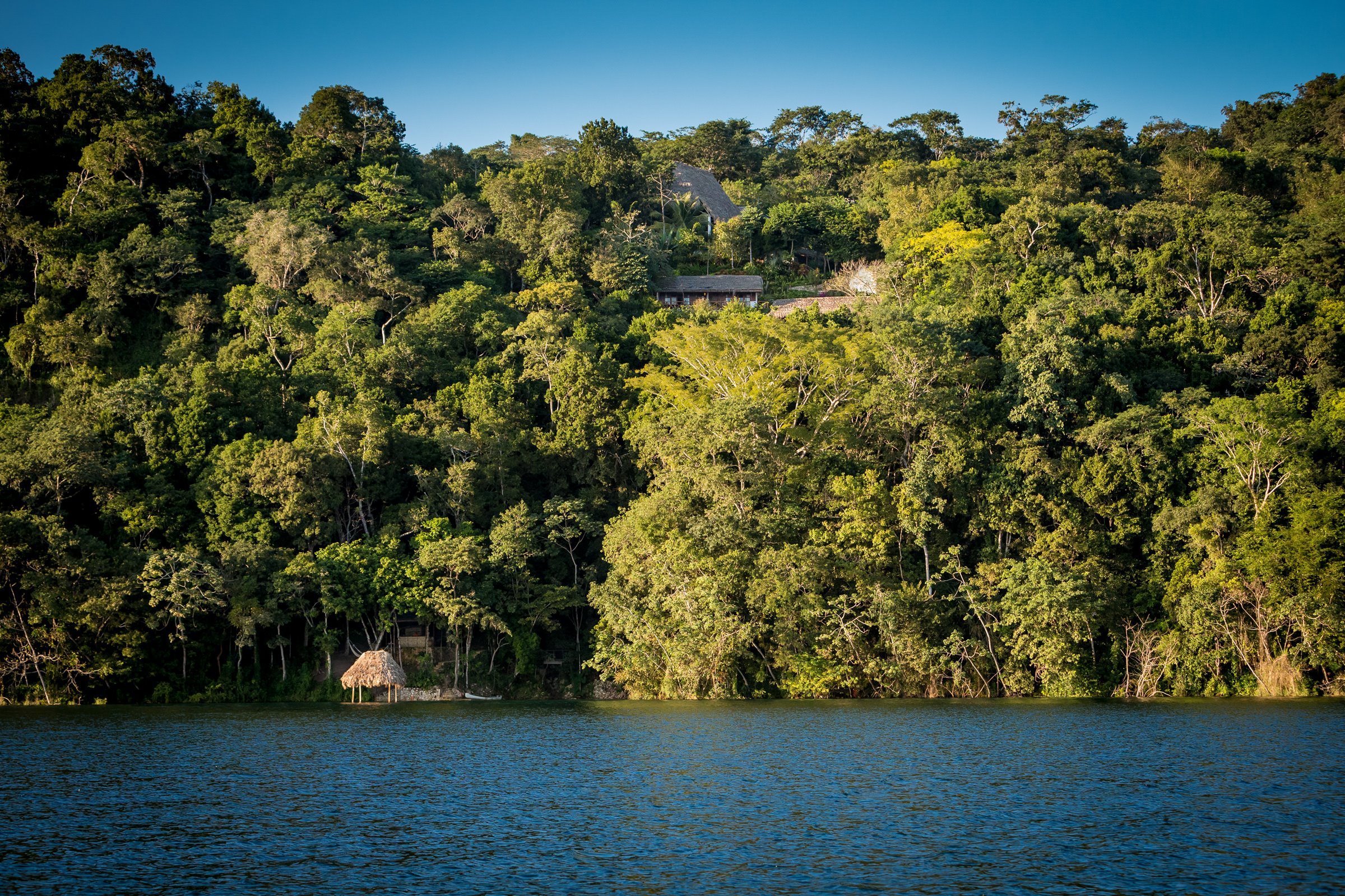 La Lancha en Lago Petén Itzá