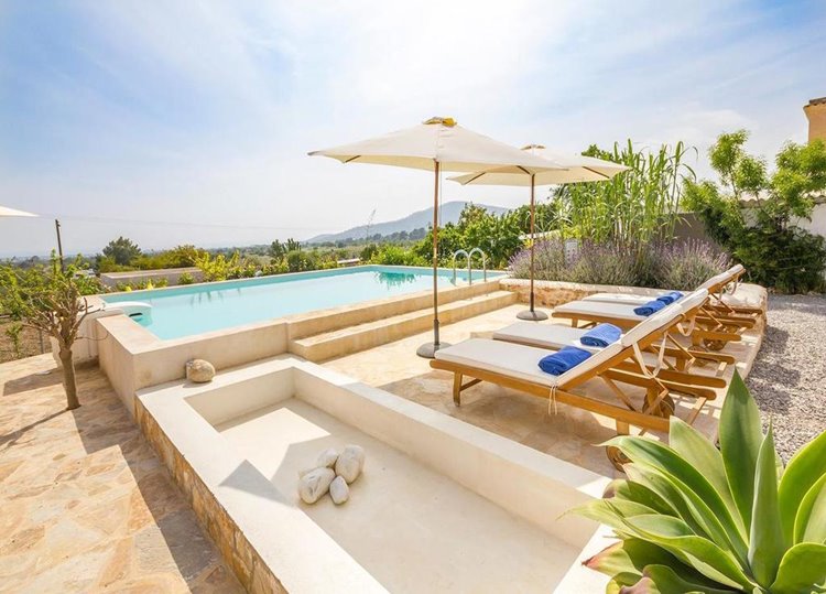 Villa Can Sunyer en su destino