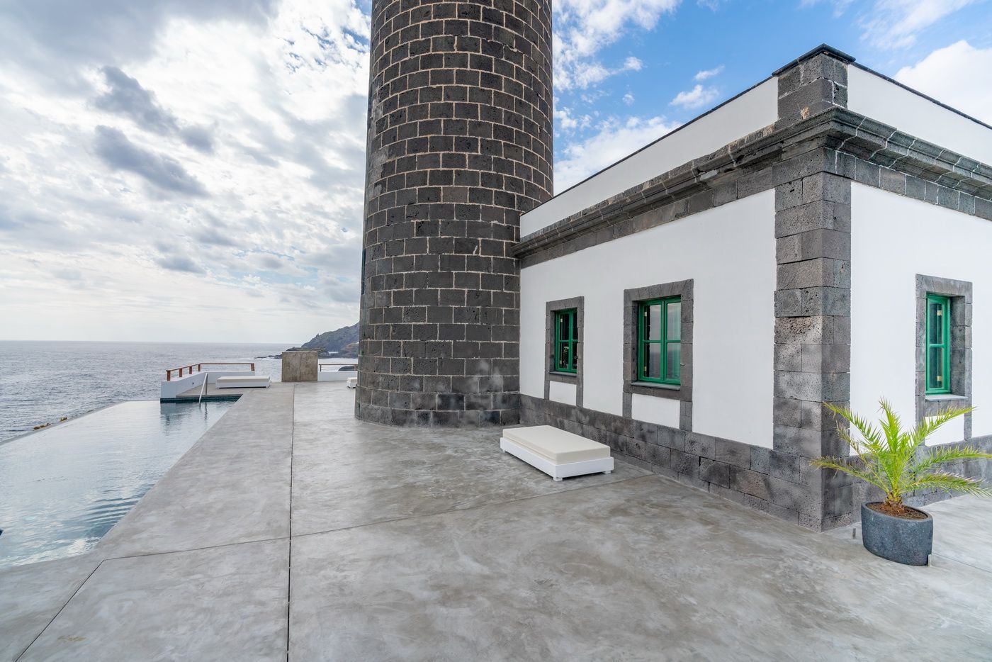 Faro de Punta Cumplida en La Palma