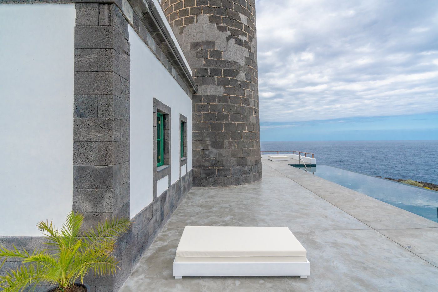 Faro de Punta Cumplida en La Palma