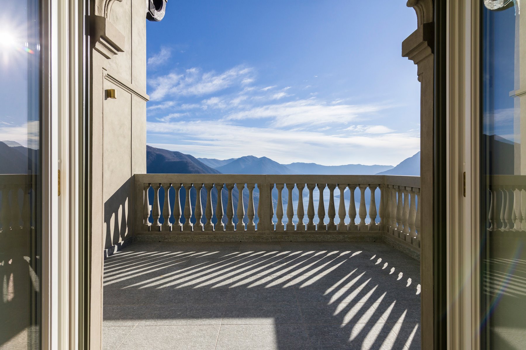 Art Nouveau Luxury Villa en Como