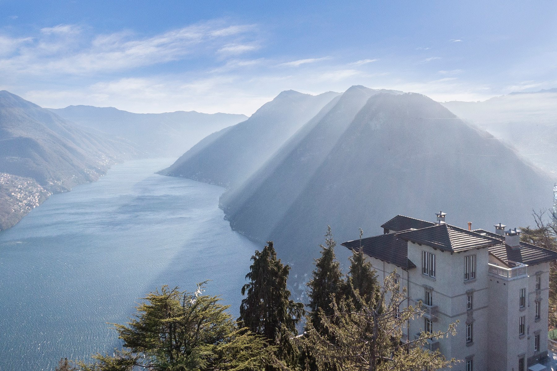 Art Nouveau Luxury Villa en Como