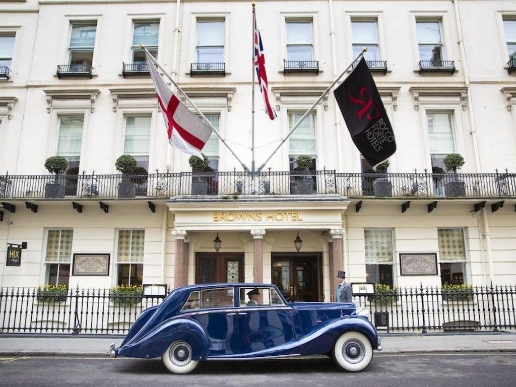 Brown's Hotel en su destino