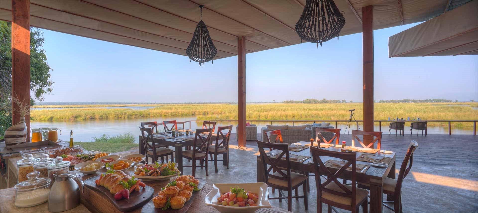 Sausage Tree Camp en Lower Zambezi