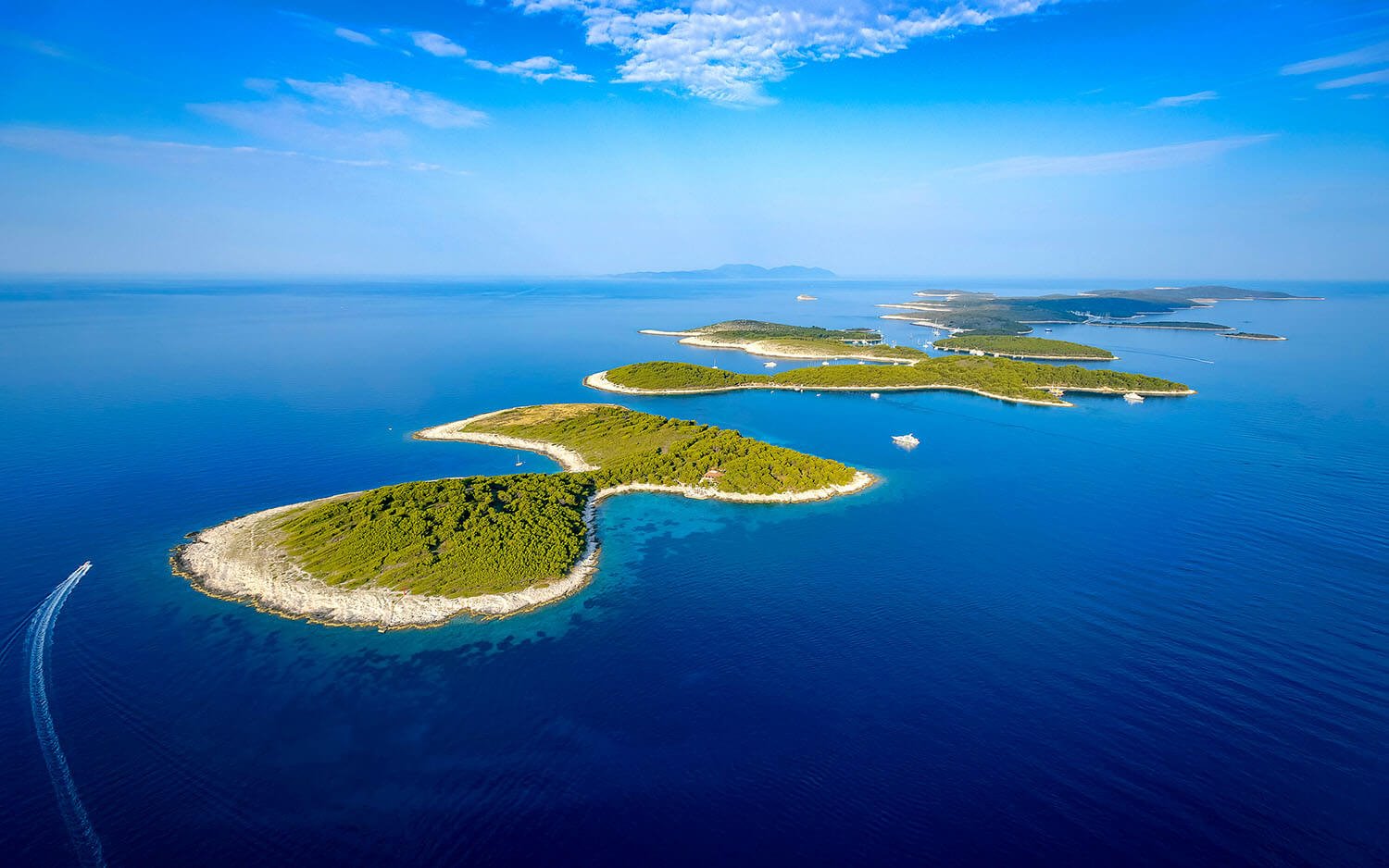 Paklinski Islands | LAT.40