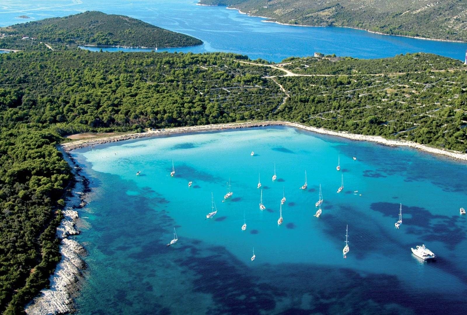 Paklinski Islands | LAT.40