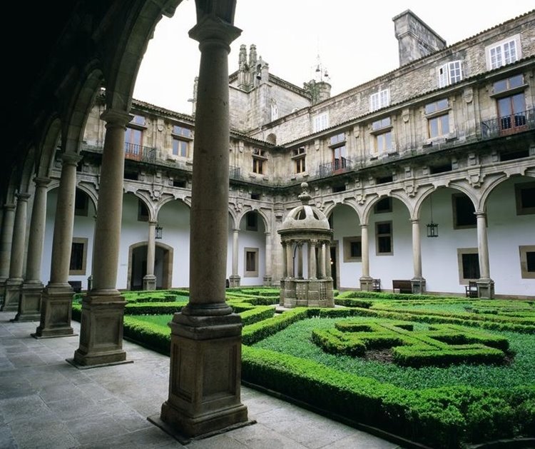 Parador de Santiago de Compostela en su destino