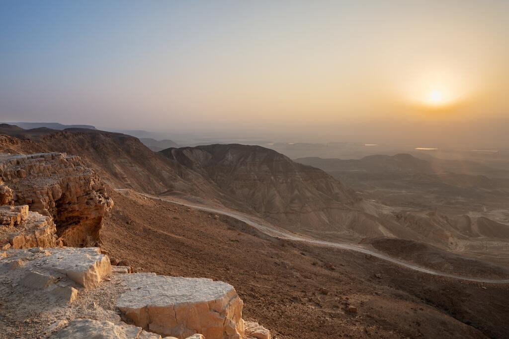 Shaharut | LAT.40