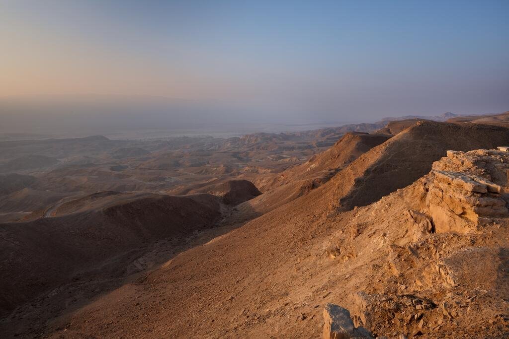 Shaharut | LAT.40