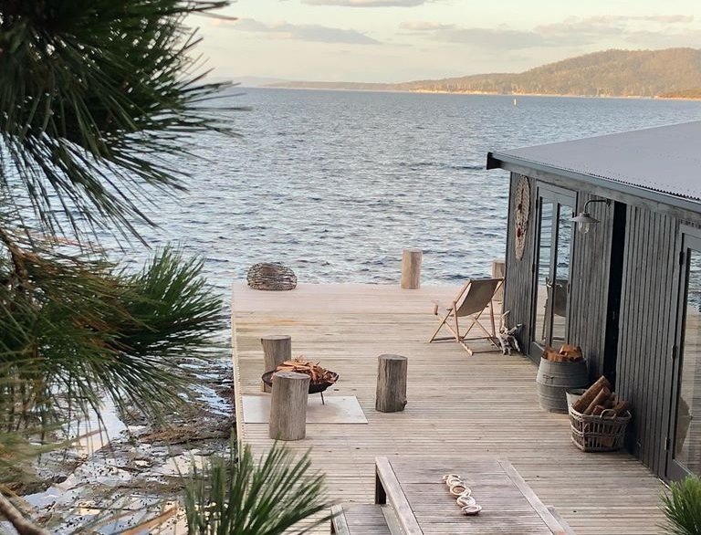 Satellite Island | LAT.40