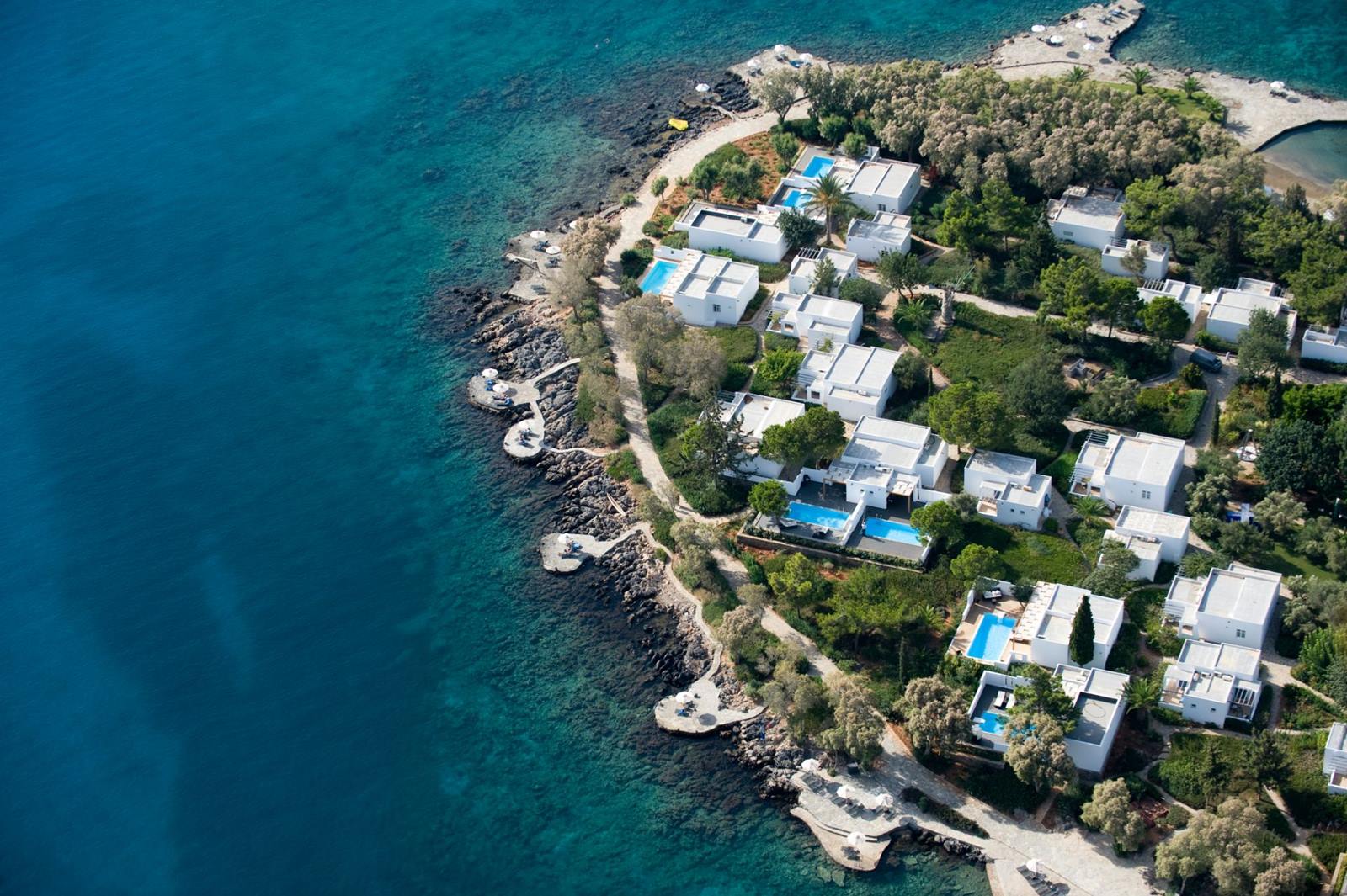 Minos Beach Art Hotel en su destino