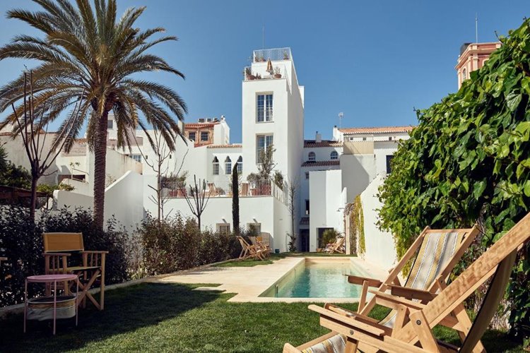 Cristine Bedfor Hotel en su destino