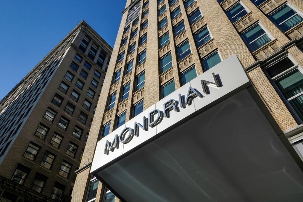 Mondrian Park Avenue en su destino