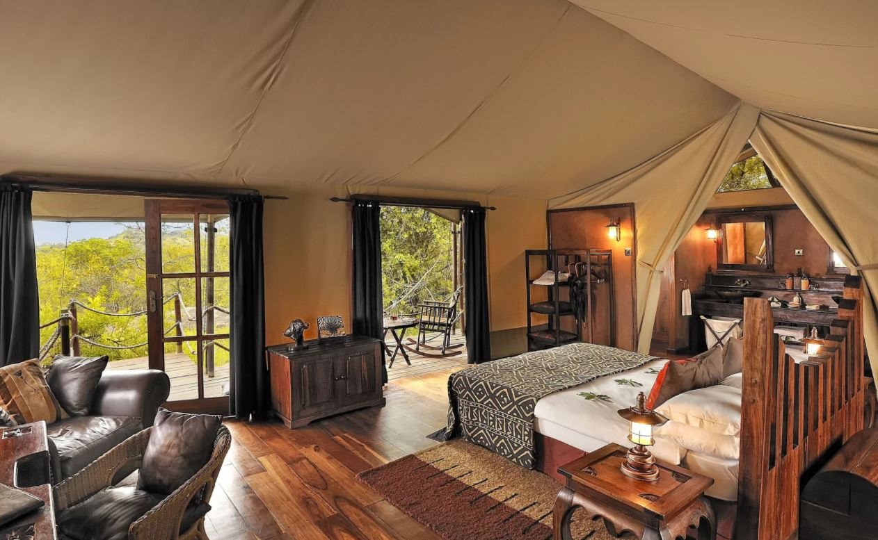 Serengeti Migration Camp en su destino