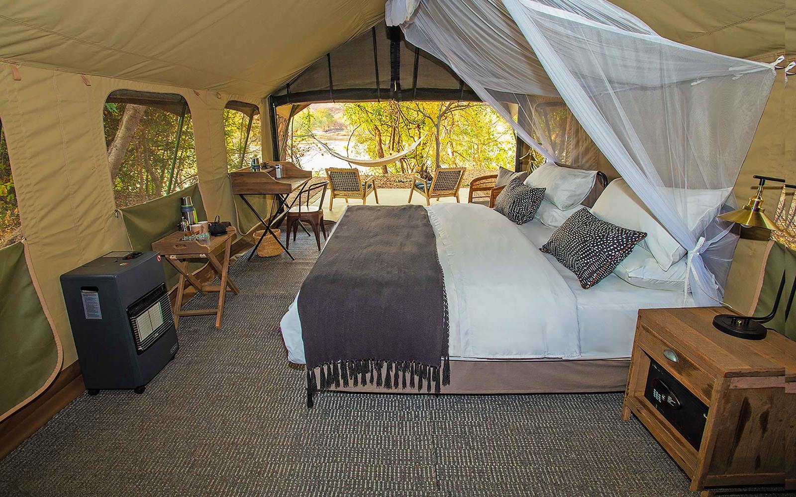 Tsowa Safari Island en Zambezi National Park