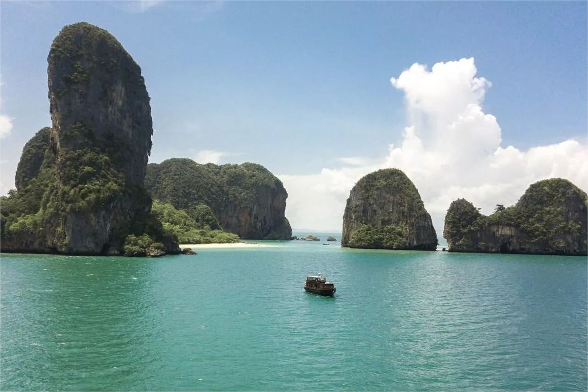 Maha Bhetra Yatch en Thailand