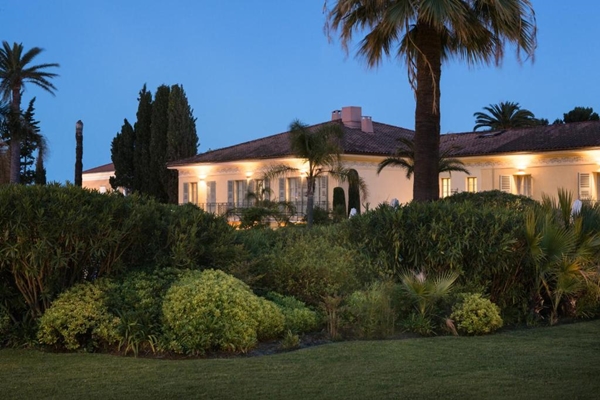  Hotel Royal Riviera en France