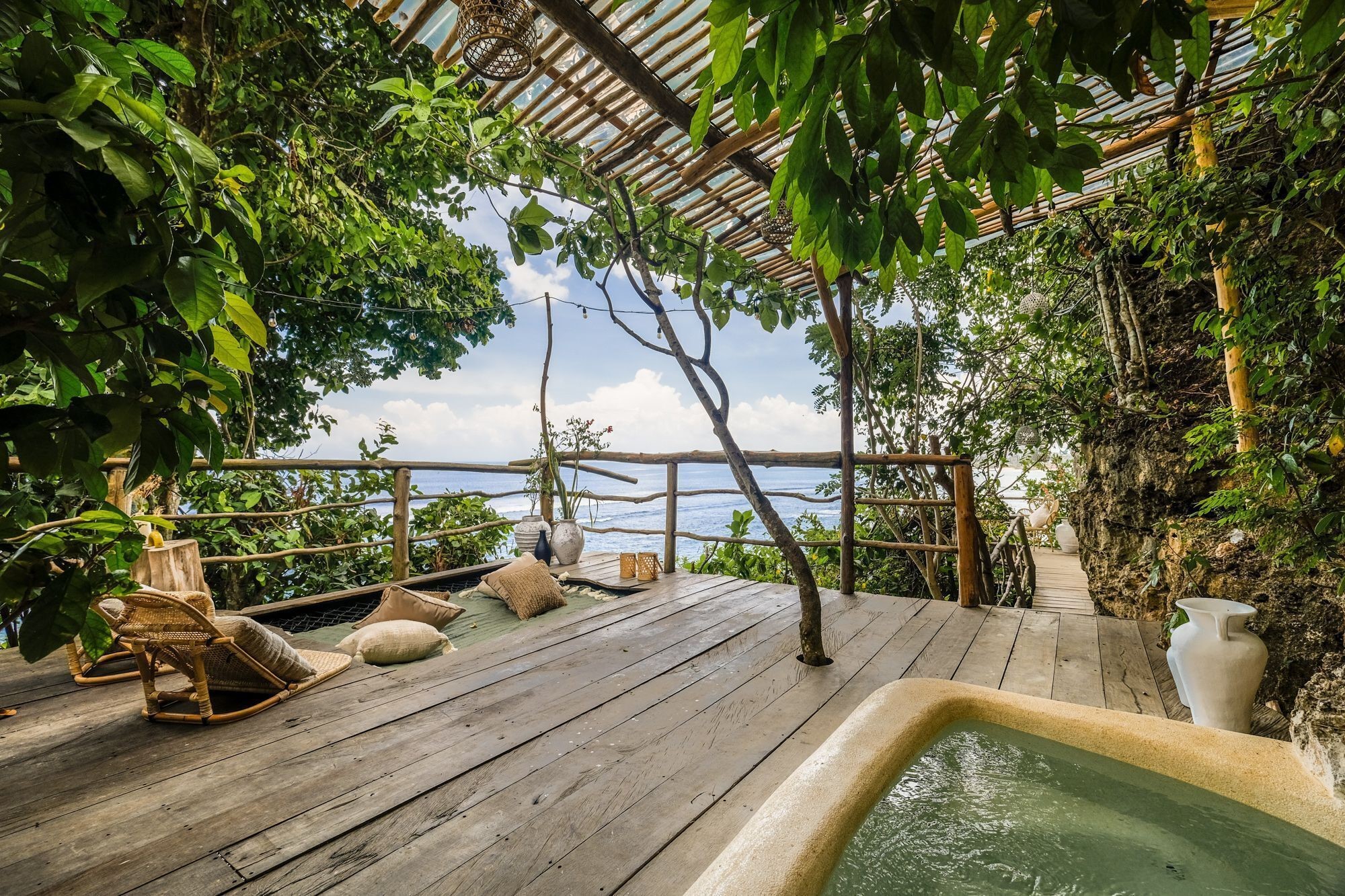 The Korowai en Bali - Uluwatu