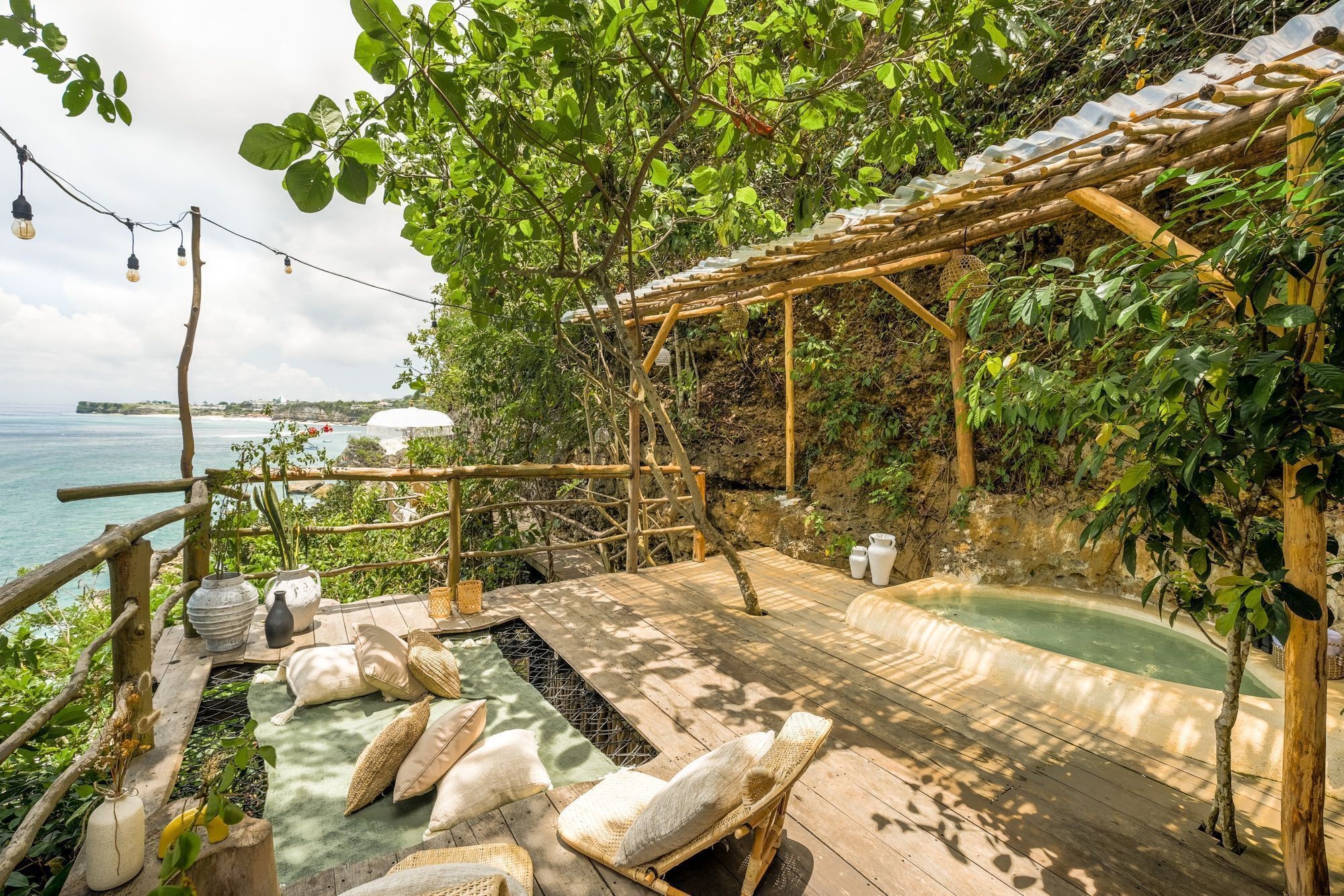 The Korowai en Bali - Uluwatu