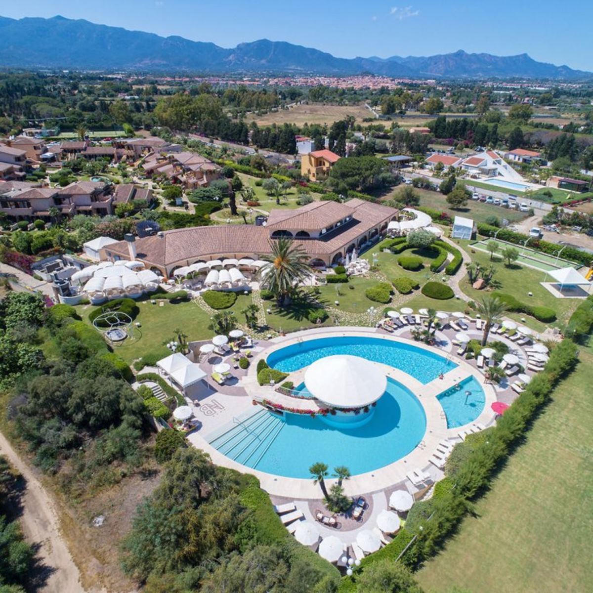 Hotel Baia Di Nora en Cerdeña