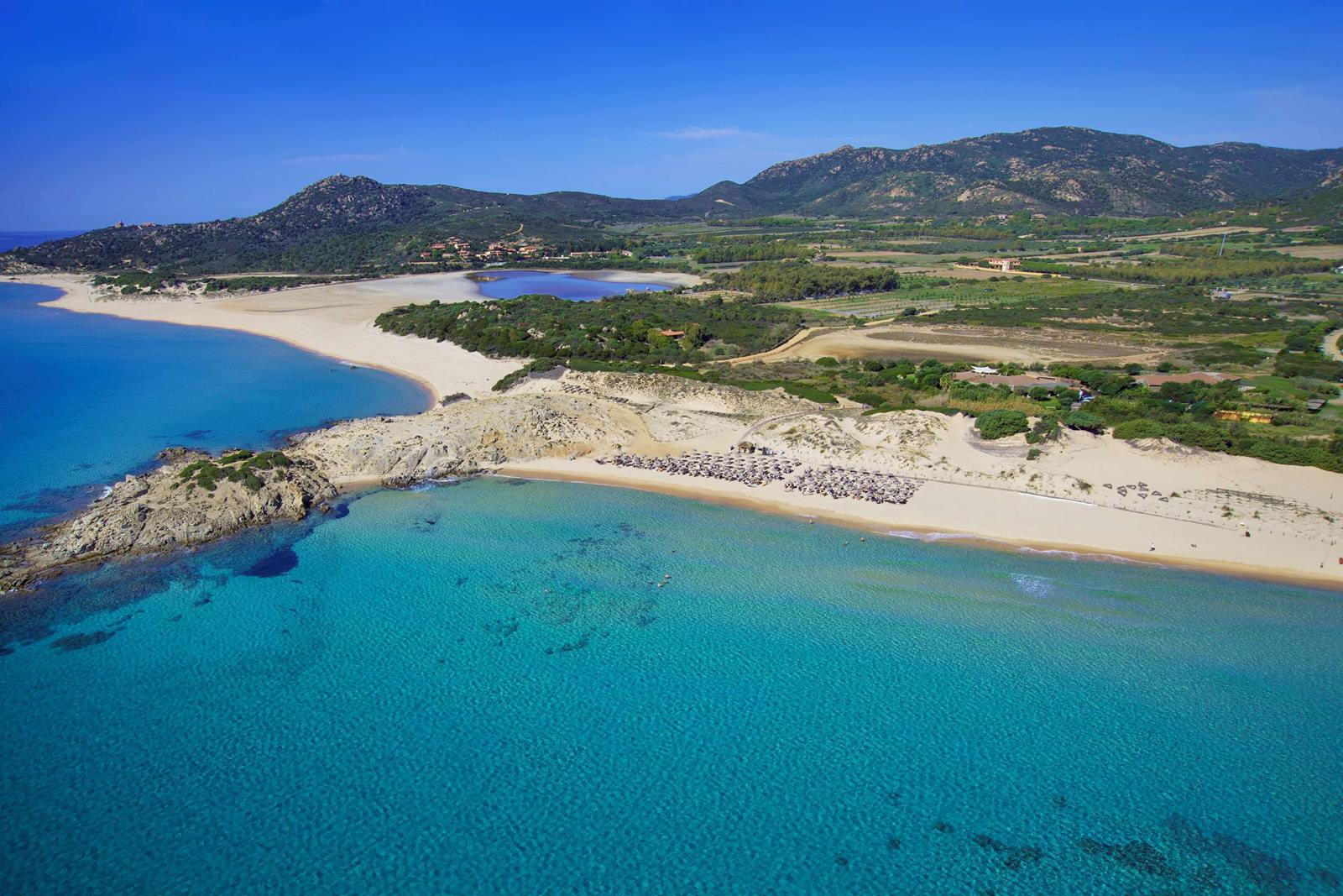 Conrad Chia Laguna Sardinia en Cerdeña