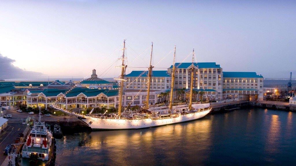 The Table Bay Hotel en su destino